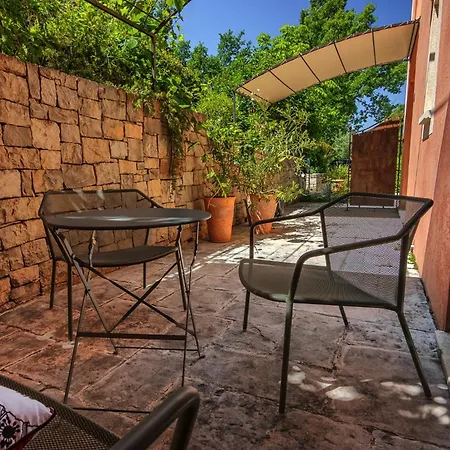 Hotel Les Restanques De Moustiers Exterior photo