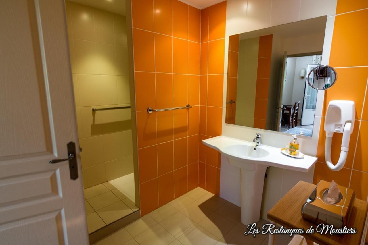 Hotel Les Restanques De 3*